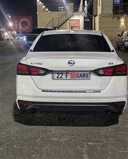 نيسان ألتيما